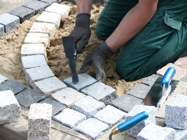 Pflaster und Plattierungsarbeiten